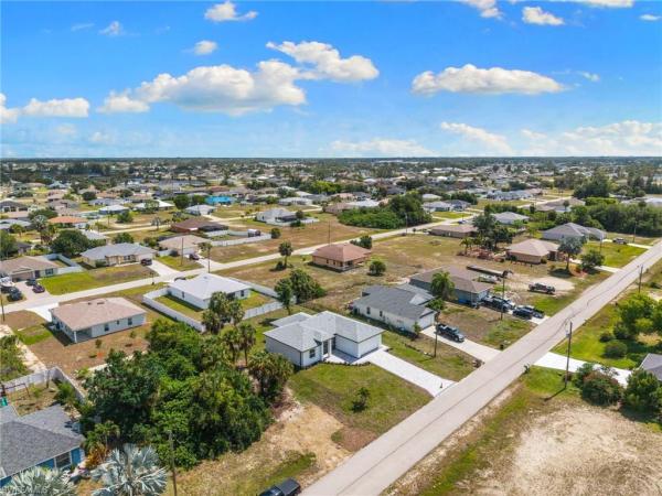 Cape Coral Residential, 1337 33rd St, Cape Coral, Florida 33909, image 3