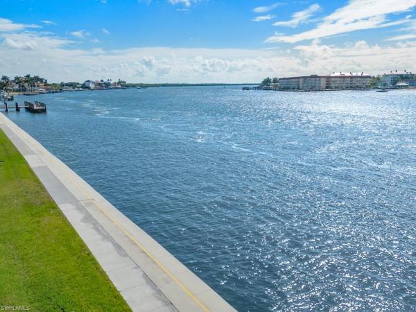 232 La Peninsula Blvd, Naples, Florida 34113, image 3