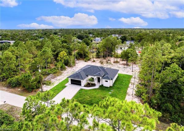 Lehigh Acres, 915 Lincoln Ave, Lehigh Acres, Florida 33972, image 3