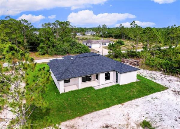 Lehigh Acres, 915 Lincoln Ave, Lehigh Acres, Florida 33972, image 1