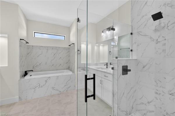 Cape Coral, 817 38th Pl, Cape Coral, Florida 33993, image 2