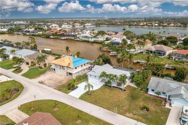 Island Park Woodlands, 17611 Boat Club Dr, Fort Myers, Florida 33908, image 2