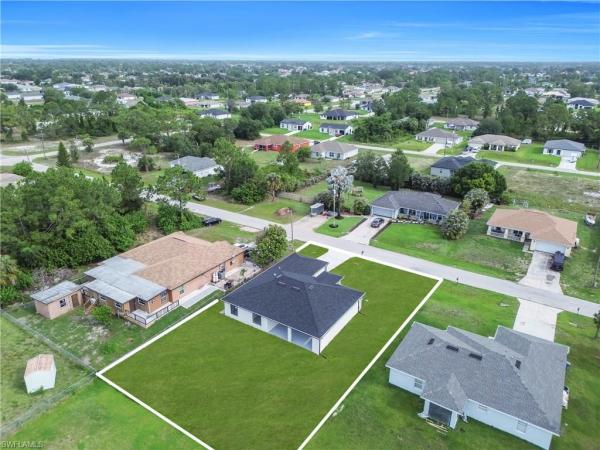 Lehigh Acres, 2507 SW 39th St, Lehigh Acres, Florida 33976, image 2