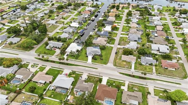 Cape Coral, 4129 Country Club Blvd, Cape Coral, Florida 33904, image 2
