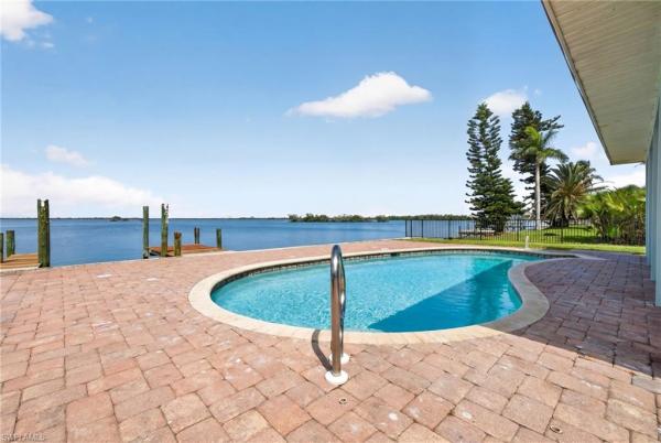 Fairview Isles, 3 Bayview Blvd, Fort Myers Beach, Florida 33931, image 3