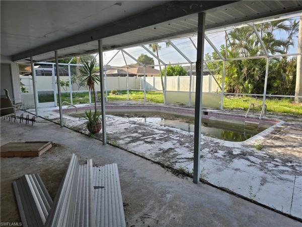 Cape Coral, 320 2nd St, Cape Coral, Florida 33990, image 1