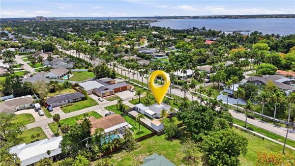 Whiskey Creek, 11901 Mcgregor Blvd, Fort Myers, Florida 33919, image 2
