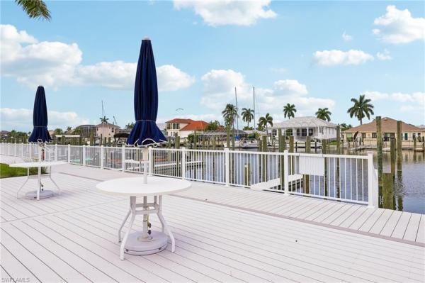 Boardwalk Caper, 18010 San Carlos Blvd #33, Fort Myers Beach, Florida 33931, image 2