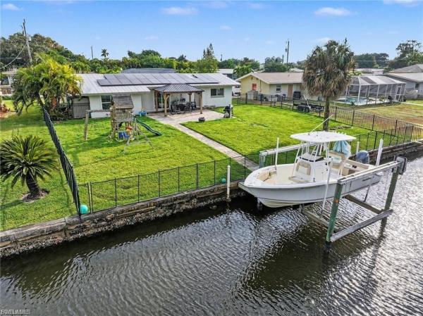Yacht Club, 5220 Tower Dr, Cape Coral, Florida 33904, image 3