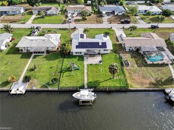 Yacht Club, 5220 Tower Dr, Cape Coral, Florida 33904, image 2
