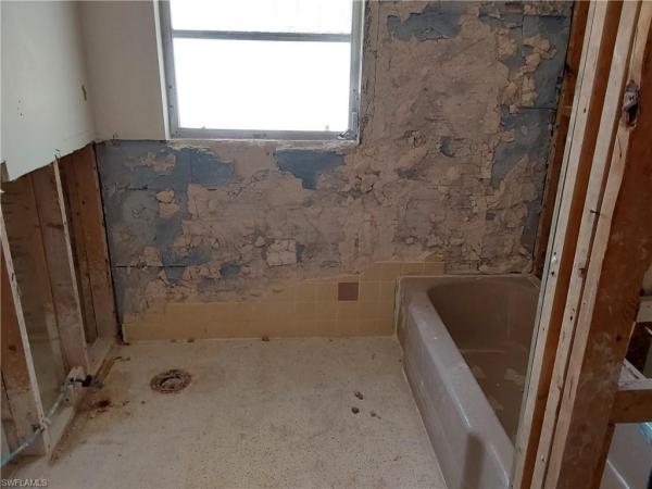 Cape Coral Residential, 525 Coral Dr, Cape Coral, Florida 33904, image 3