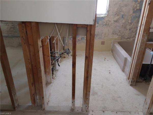 Cape Coral, 525 Coral Dr, Cape Coral, Florida 33904, image 1