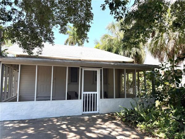 Cranfords, 2156 Victoria Ave, Fort Myers, Florida 33901, image 3