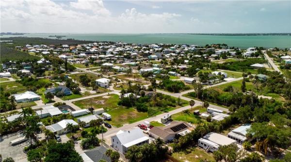 2551 Tamarind St, Other, Florida 33956, image 1