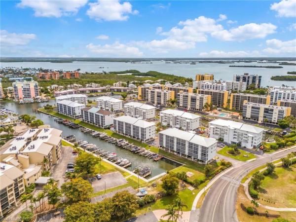 Royal Pelican Townhouse At Bay Beach, 4591 Bay Beach Ln #393, Fort Myers Beach, Florida 33931, image 2