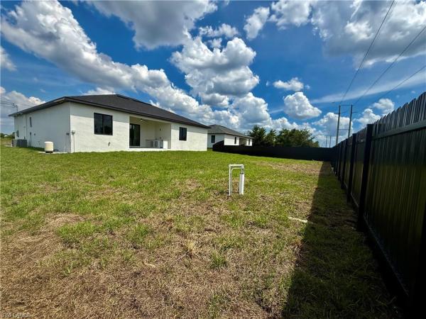 Lehigh Acres, 2706 S Floyd Ave, Lehigh Acres, Florida 33976, image 2