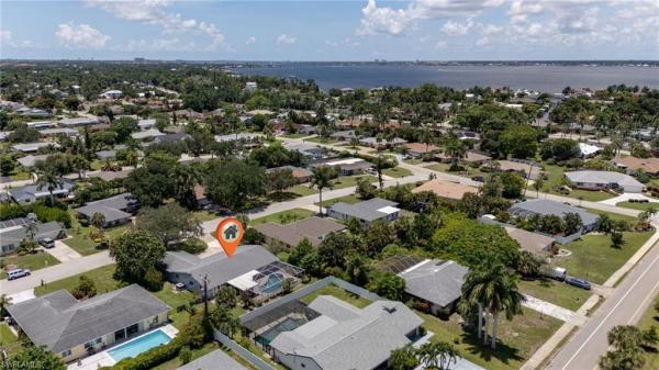 Tanglewood, 1347 Oaklawn Ct, Fort Myers, Florida 33919, image 3