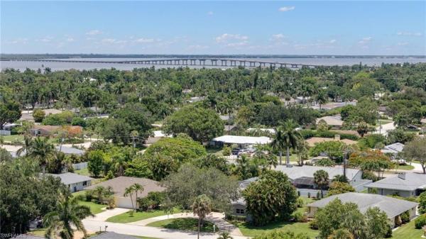 Tanglewood, 1347 Oaklawn Ct, Fort Myers, Florida 33919, image 1