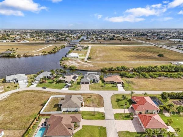 Cape Coral, 901 33rd Pl, Cape Coral, Florida 33993, image 3