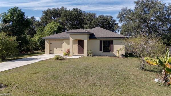 Mirror Lakes, 824 Umber Dr, Fort Myers, Florida 33913, image 2