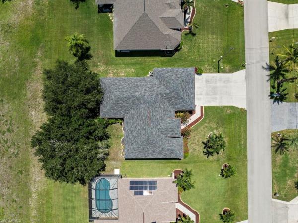 Cape Coral, 2319 Coral Point Dr, Cape Coral, Florida 33990, image 1
