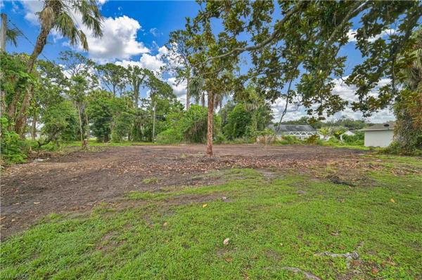 26 N Maple Ave, Lehigh Acres, Florida 33936, image 1