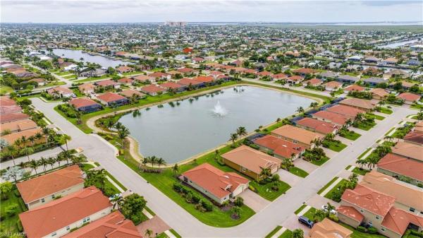 3036 Sunset Pointe Cir, Cape Coral, Florida 33914, image 1