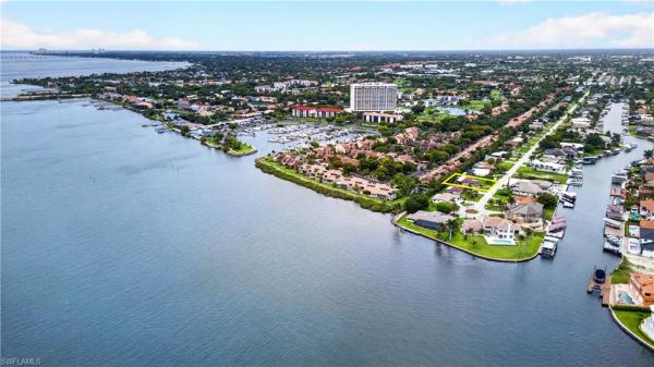 Town & River, 833 Town And River Dr, Fort Myers, Florida 33919, image 3