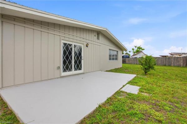 Colonial Manor, 4331 Tufts Ave, Fort Myers, Florida 33901, image 3