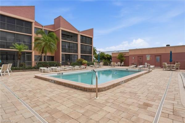 3170 Matecumbe Key Rd #127, Punta Gorda, Florida 33955, image 2