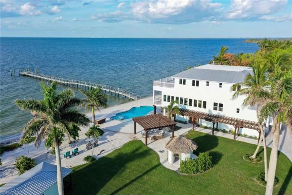 Kreamers, 7660 Bocilla Ln, Bokeelia, Florida 33922, image 2