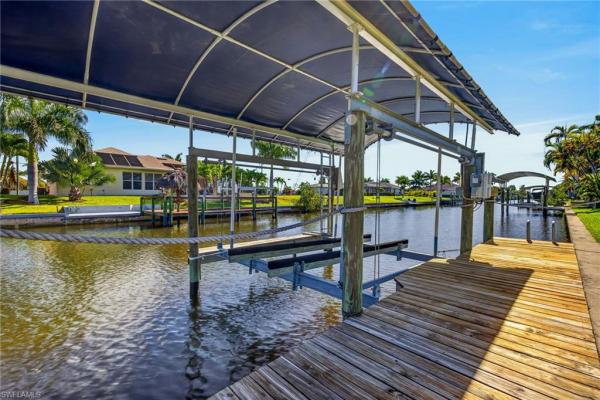Cape Coral Residential, 527 40th Ter, Cape Coral, Florida 33914, image 2