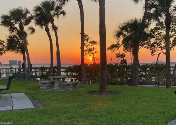 Robin's Roost, 11674 Pointe Circle Dr, Fort Myers, Florida 33908, image 2