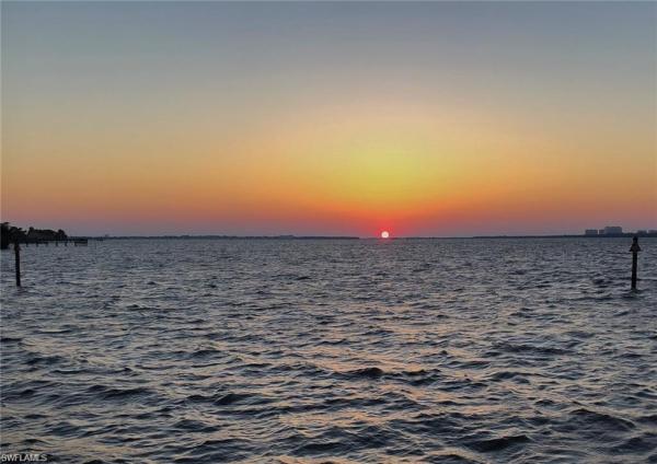 Robin's Roost, 11674 Pointe Circle Dr, Fort Myers, Florida 33908, image 1