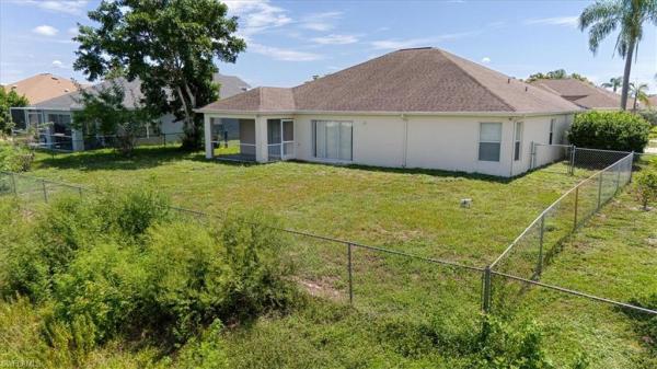 4664 Varsity Cir, Lehigh Acres, Florida 33971, image 1