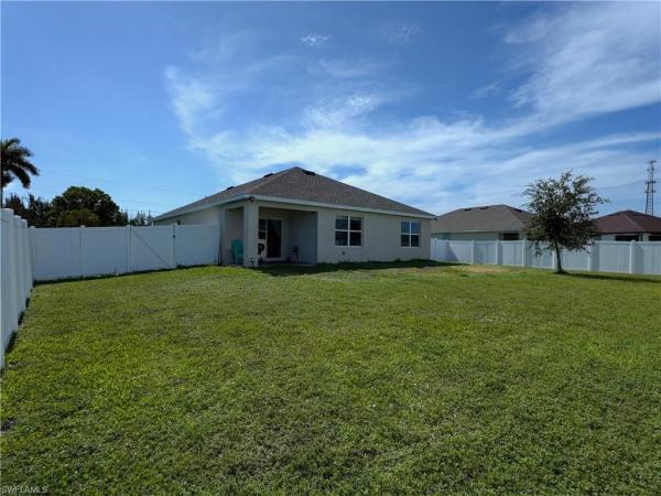 Cape Coral, 328 24th Pl, Cape Coral, Florida 33991, image 2