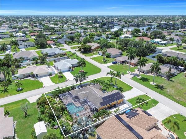 Cape Coral, 427 19th Ter, Cape Coral, Florida 33990, image 2