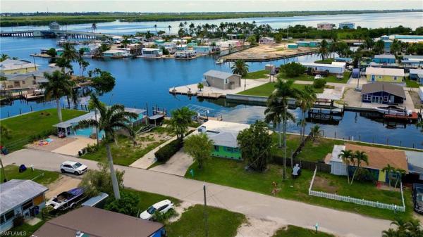 Island Harbors, 2567 Cay Cv, Matlacha, Florida 33993, image 1