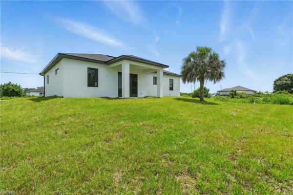 472 Rajah St, Lehigh Acres, Florida 33974, image 1
