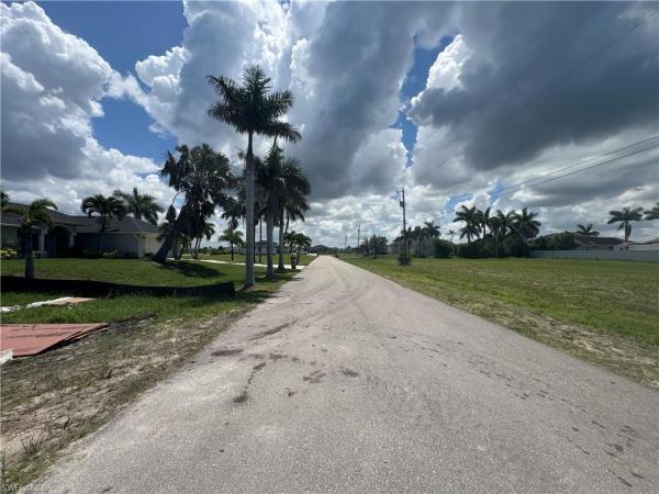 Cape Coral, 4625 31st Ter, Cape Coral, Florida 33993, image 2
