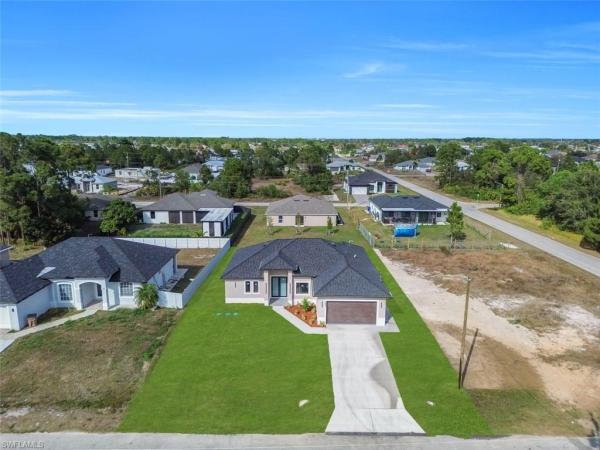 Lehigh Acres, 3402 SW 15th St, Lehigh Acres, Florida 33976, image 2