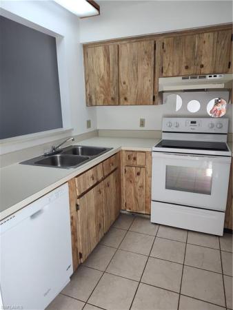 South Pointe West Villas, 9395 W Lennex Ln, Fort Myers, Florida 33919, image 3