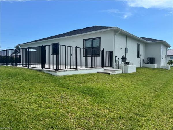 141 37th Pl, Cape Coral, Florida 33993, image 1