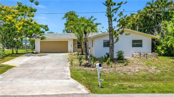Fort Myers Shores, 2137 Saint Croix Ave, Fort Myers, Florida 33905, image 3