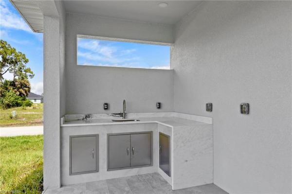 Gator Circle, 1129 E Jacaranda Pkwy, Cape Coral, Florida 33909, image 1