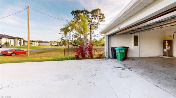 Cape Coral, 1908 26th Pl, Cape Coral, Florida 33993, image 2