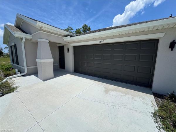 Cape Coral, 1609 33rd Ter, Cape Coral, Florida 33909, image 1