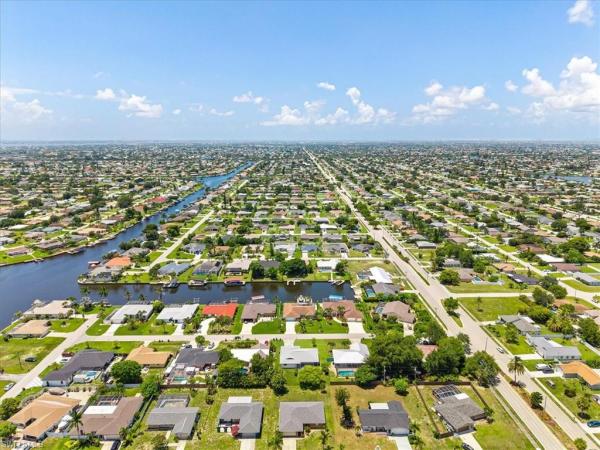 Cape Coral, 911 16th Ter, Cape Coral, Florida 33990, image 3