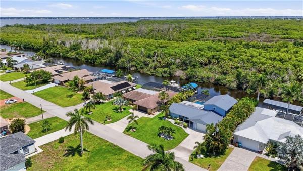 Cape Coral, 2218 Coral Point Dr, Cape Coral, Florida 33990, image 2