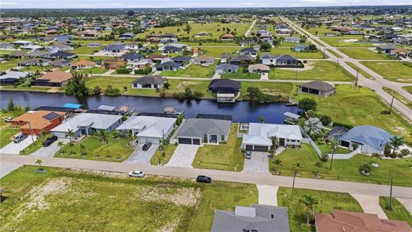Cape Coral Residential, 1611 38th Ave, Cape Coral, Florida 33993, image 2